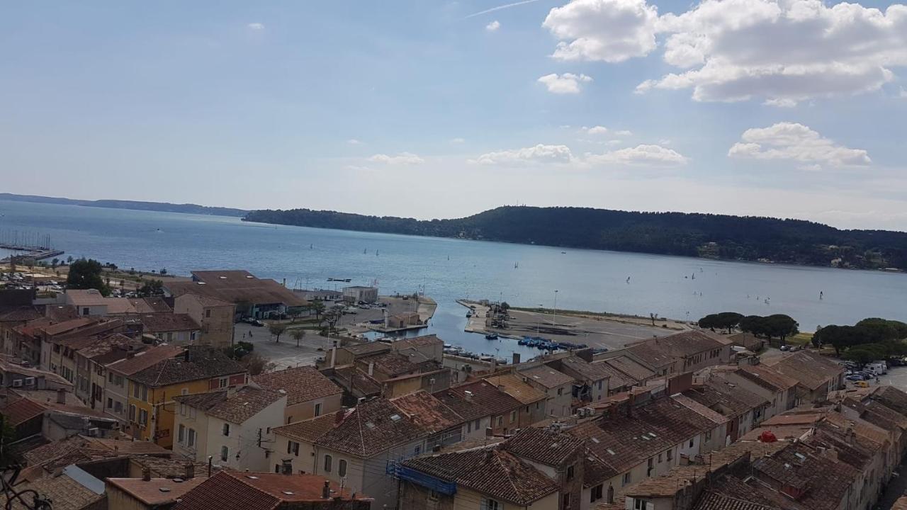 Au Pied Du Baou Leilighet Saint-Chamas Eksteriør bilde